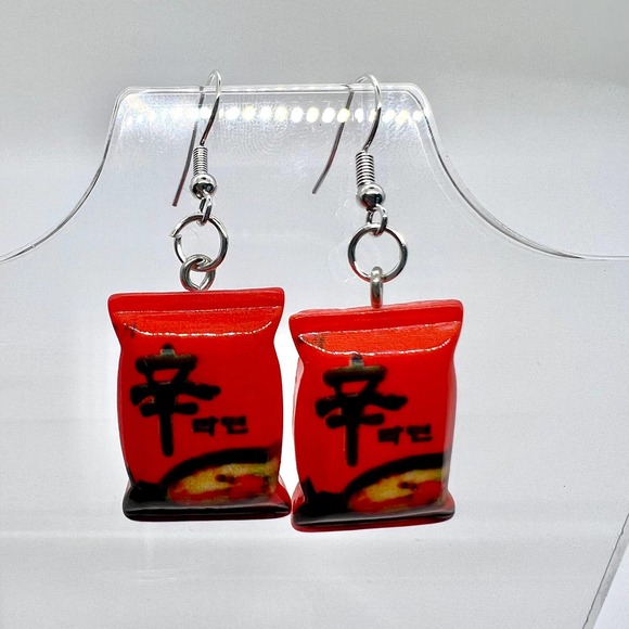 Ramen Noodle Earrings - Japanese Earrings - Anime Earrings - Food Earrings - Picture 1 of 8